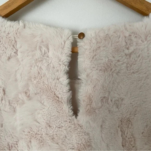 Maeve Faux Fur Top in Cream size Small Statement Luxe Anthropologie - Picture 13 of 15